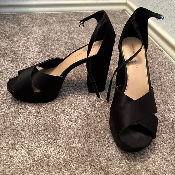Who What Wear black heels. Size 8.5. Worn once - Picture 3 of 3
